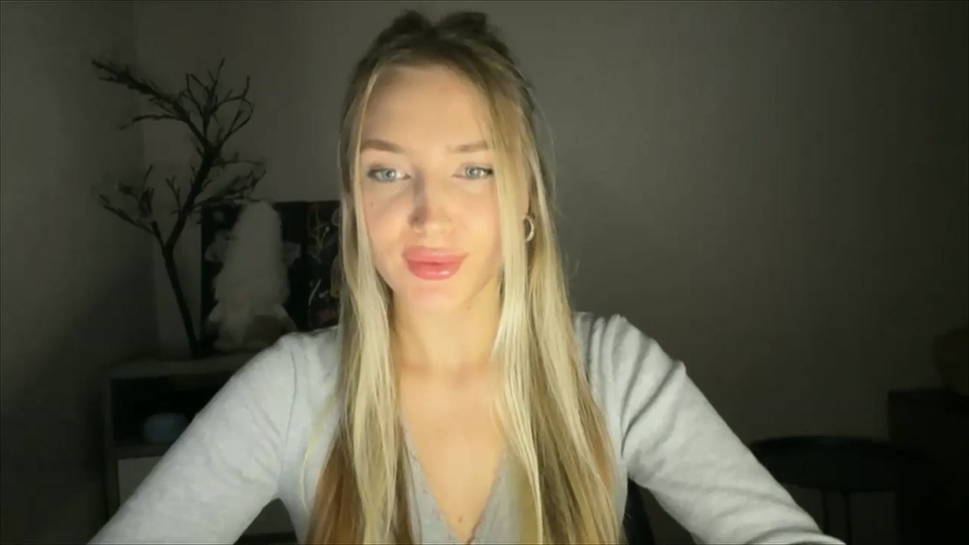 Gallery image thumbnail from My_Diana's myfreecams stream on, 12/01/2024, 23:00 image 9 of 20