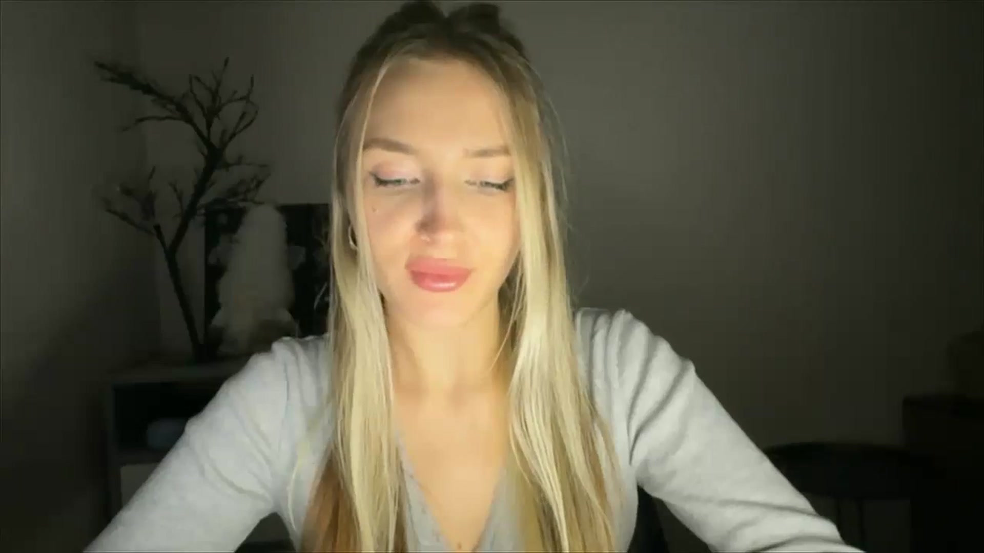 Gallery image thumbnail from My_Diana's myfreecams stream on, 12/01/2024, 23:00 image 8 of 20