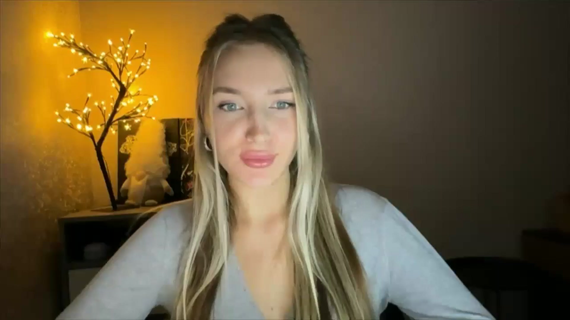 Gallery image thumbnail from My_Diana's myfreecams stream on, 12/01/2024, 23:00 image 1 of 20