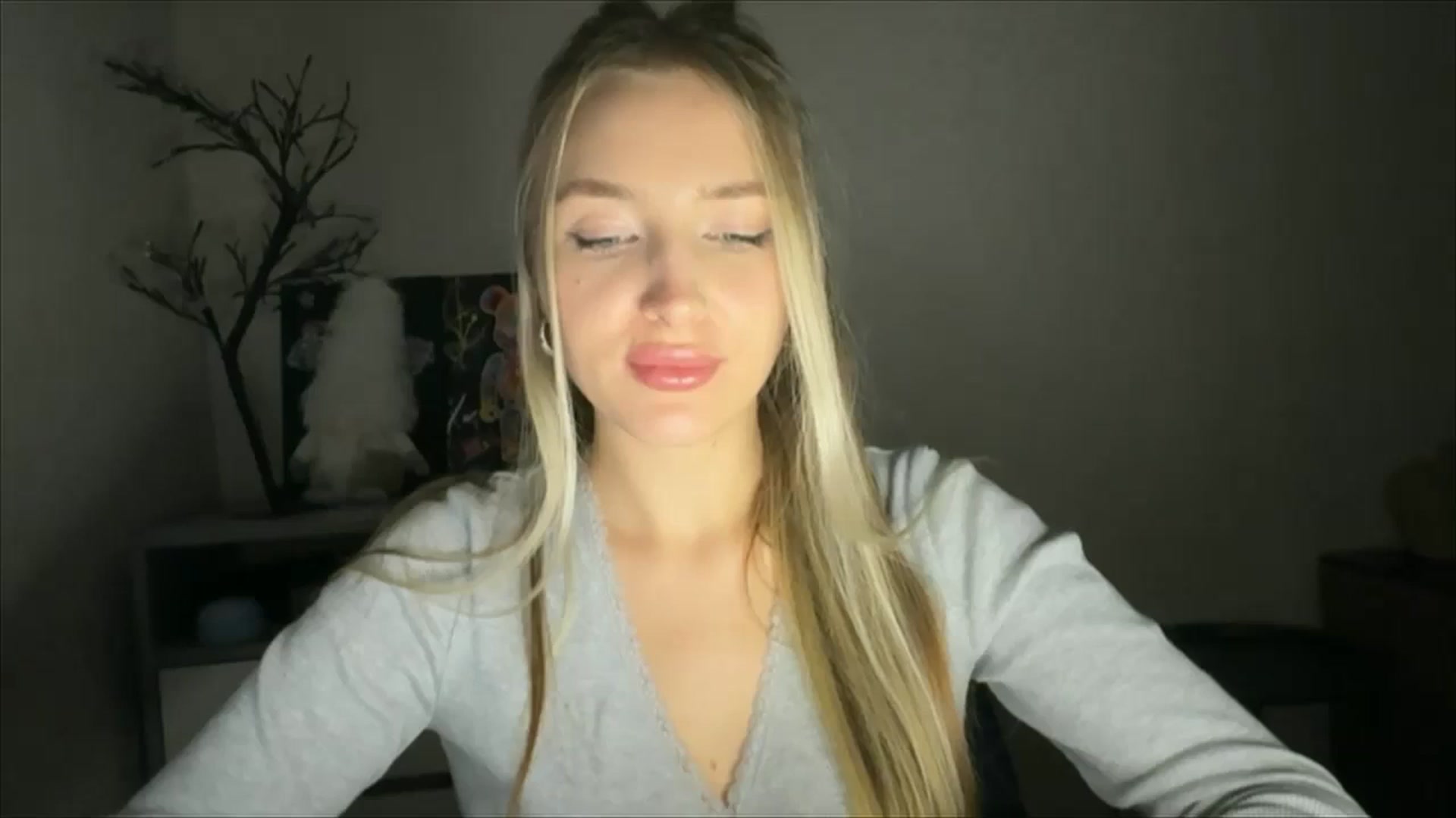 Gallery image thumbnail from My_Diana's myfreecams stream on, 12/01/2024, 23:00 image 19 of 20