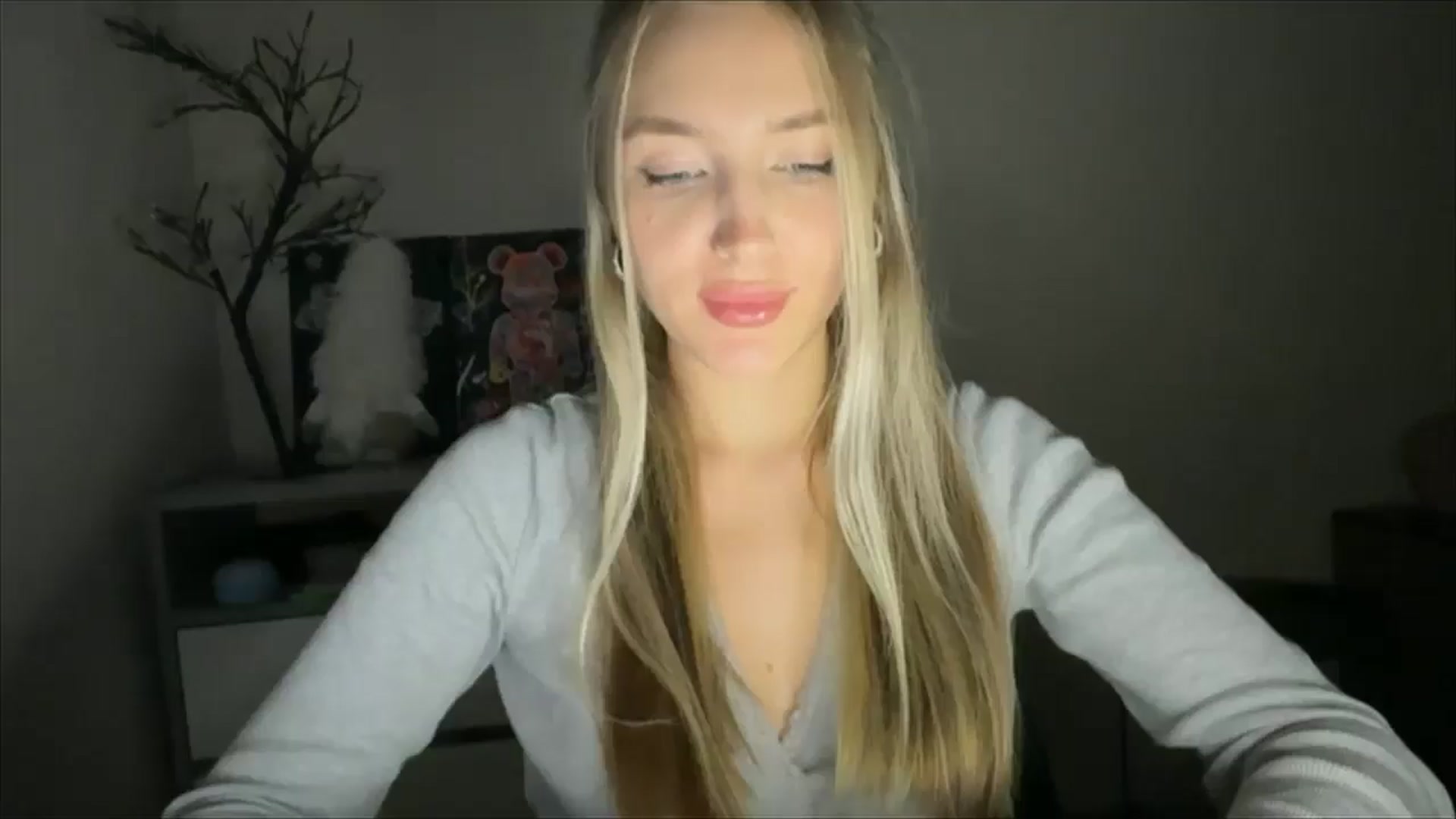 Gallery image thumbnail from My_Diana's myfreecams stream on, 12/01/2024, 23:00 image 17 of 20