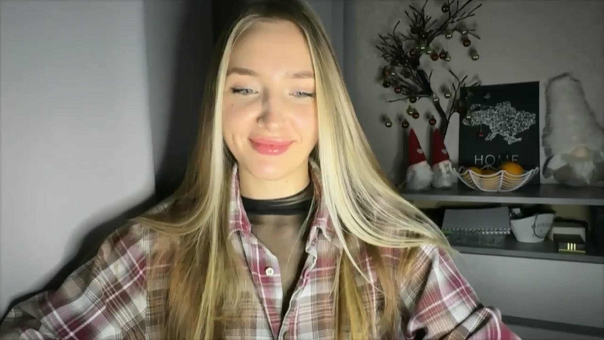 Gallery image thumbnail from My_Diana's myfreecams stream on, 12/04/2024, 15:57 image 11 of 20