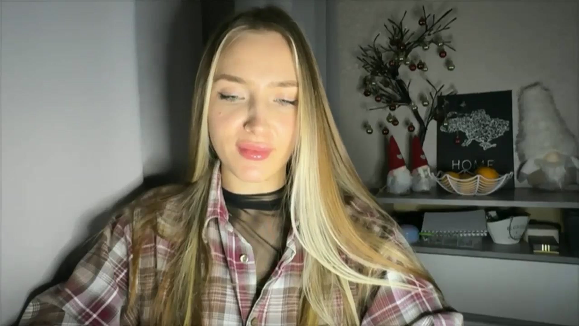 Gallery image thumbnail from My_Diana's myfreecams stream on, 12/04/2024, 15:57 image 15 of 20