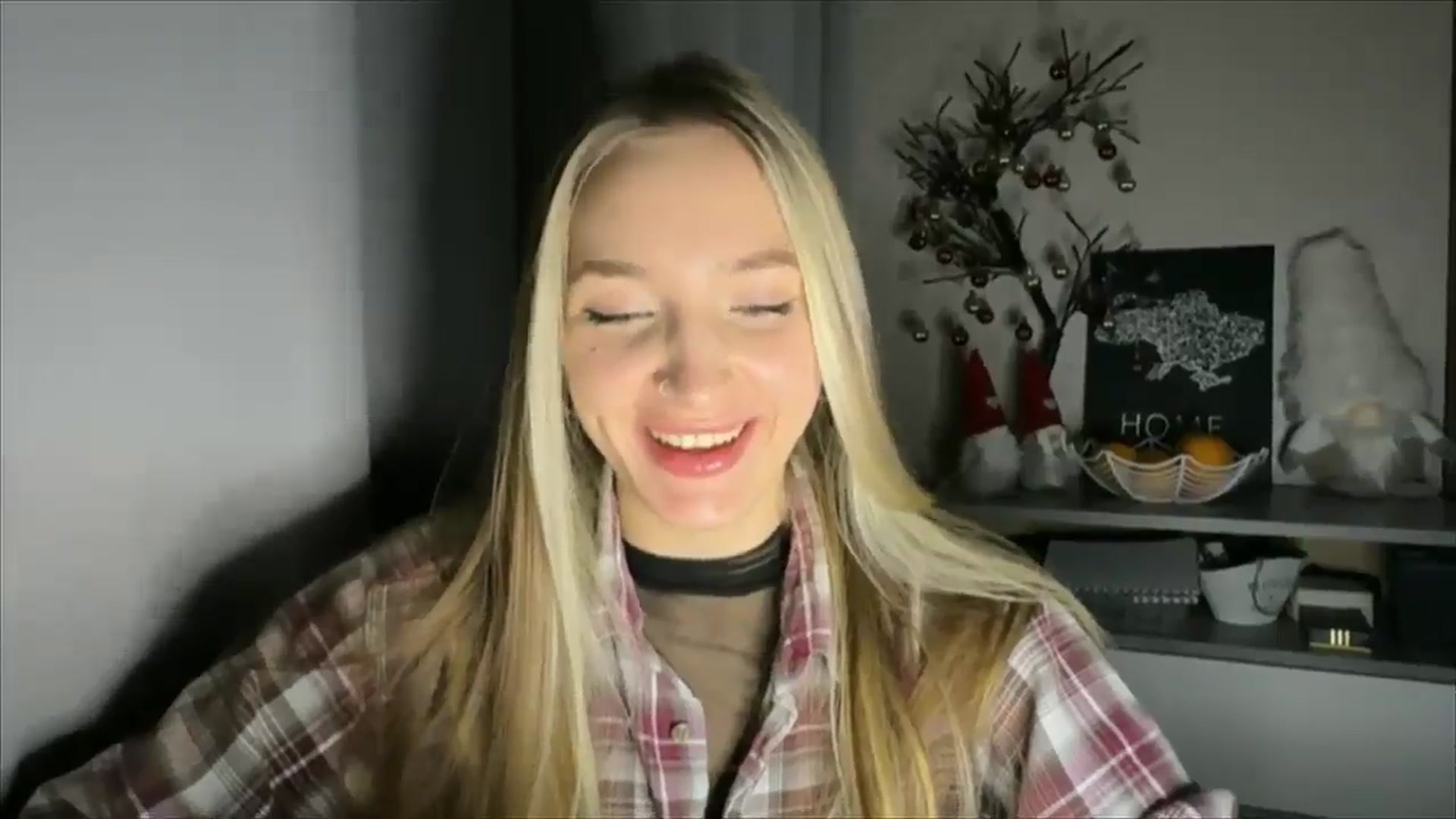Gallery image thumbnail from My_Diana's myfreecams stream on, 12/04/2024, 15:57 image 8 of 20