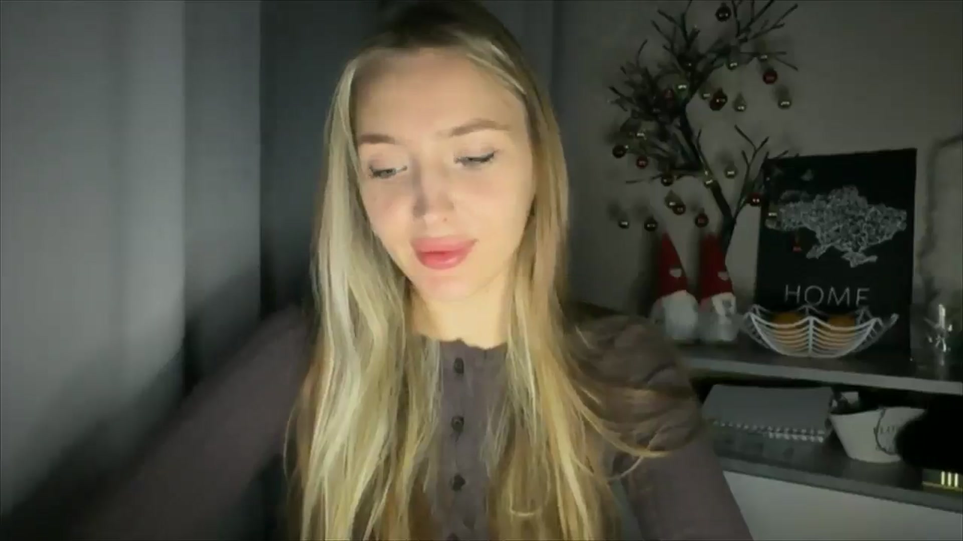 Gallery image thumbnail from My_Diana's myfreecams stream on, 12/04/2024, 23:05 image 13 of 20