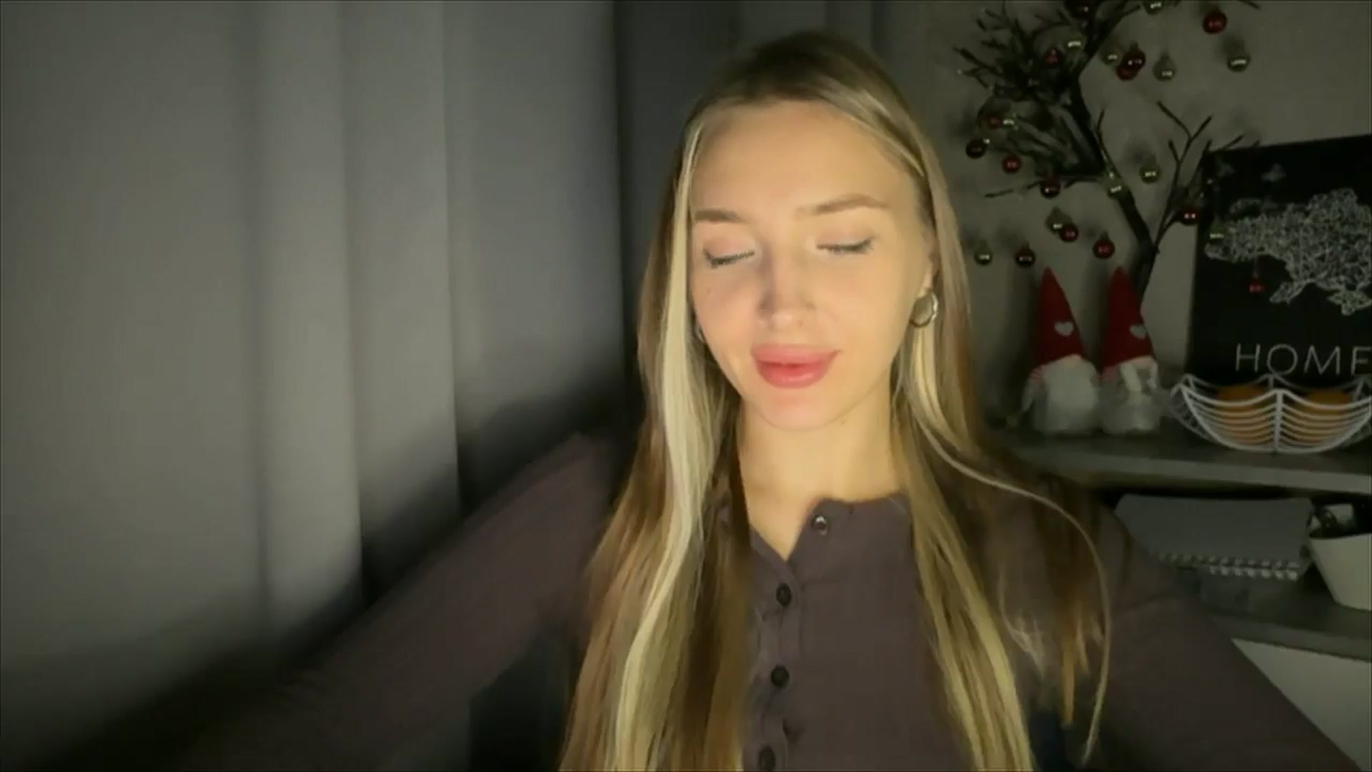 Gallery image thumbnail from My_Diana's myfreecams stream on, 12/04/2024, 23:05 image 19 of 20