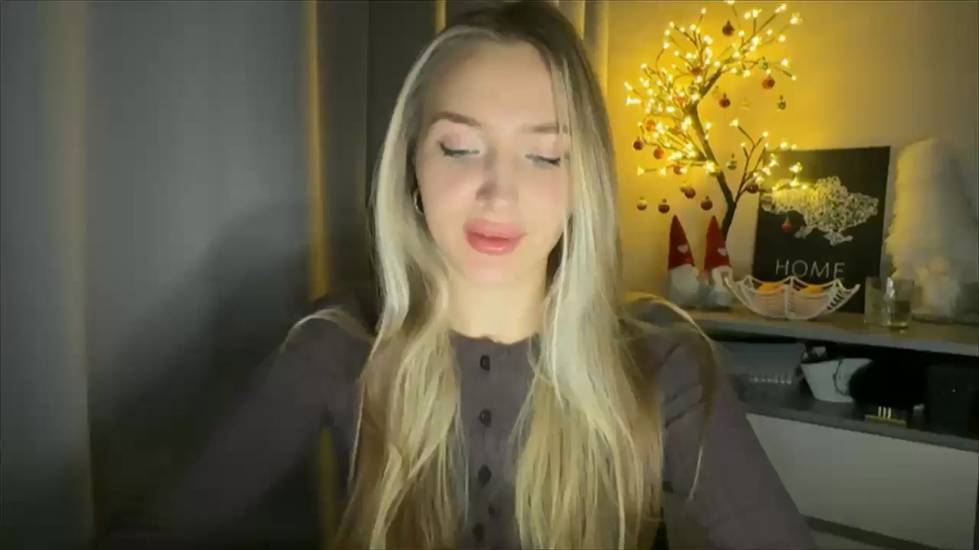 Gallery image thumbnail from My_Diana's myfreecams stream on, 12/04/2024, 23:05 image 1 of 20