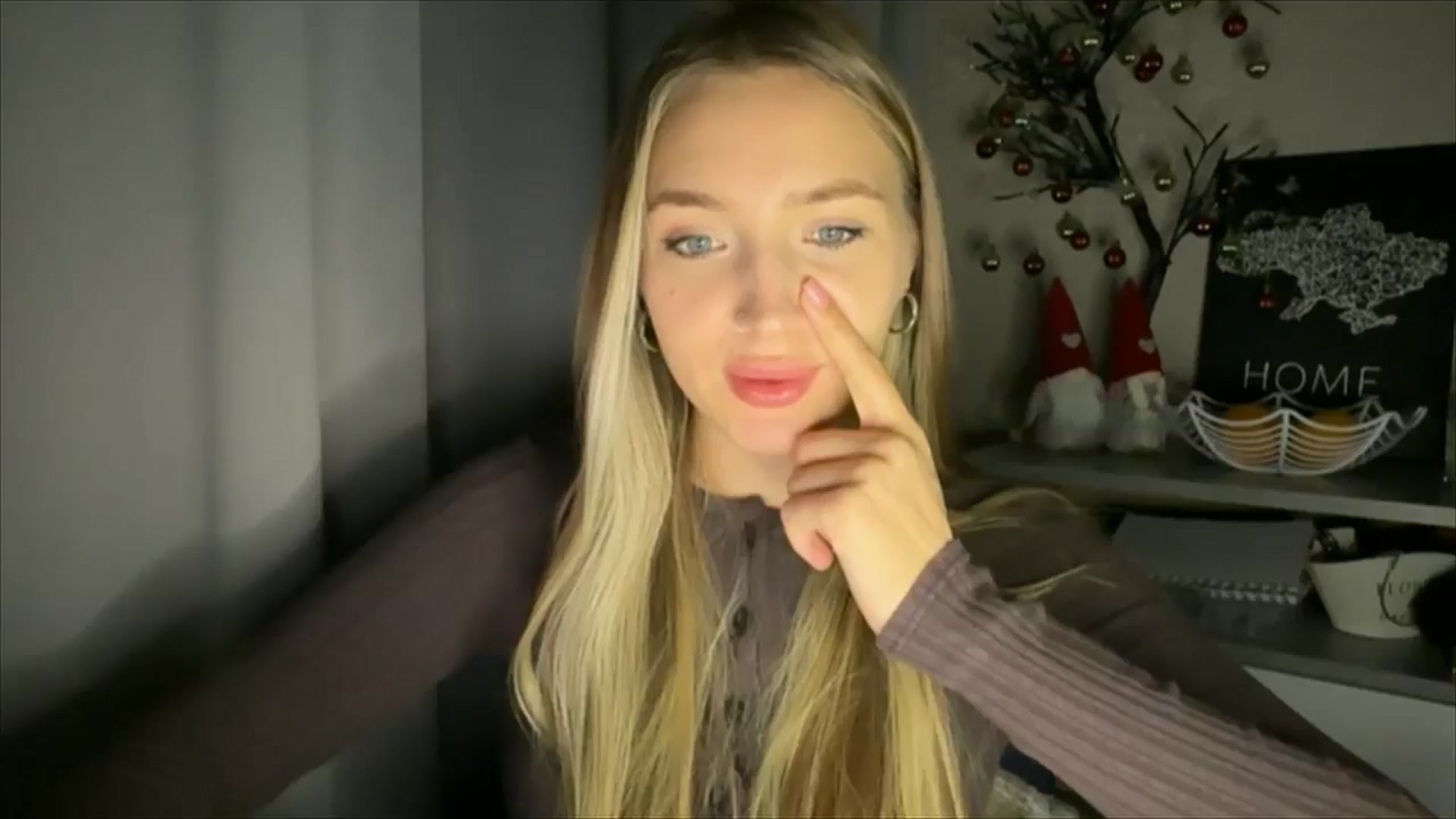 Gallery image thumbnail from My_Diana's myfreecams stream on, 12/04/2024, 23:05 image 16 of 20