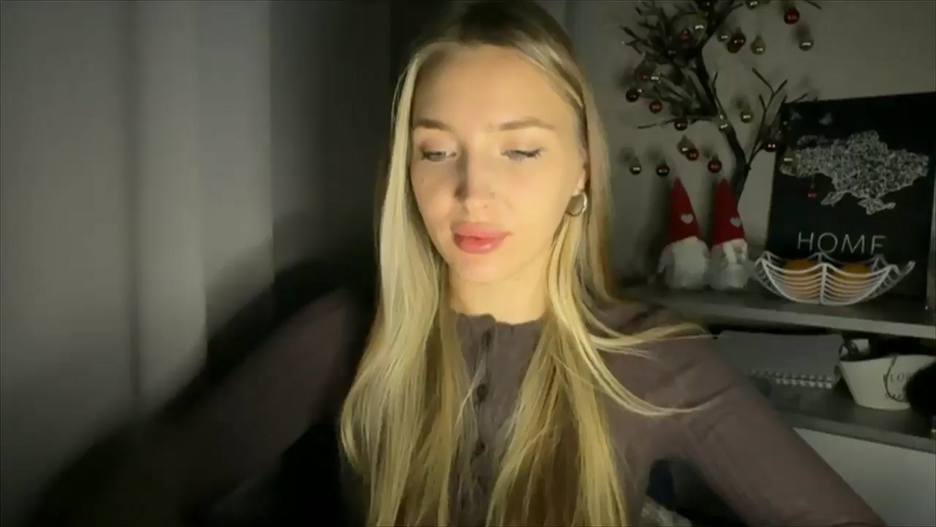 Gallery image thumbnail from My_Diana's myfreecams stream on, 12/04/2024, 23:05 image 17 of 20
