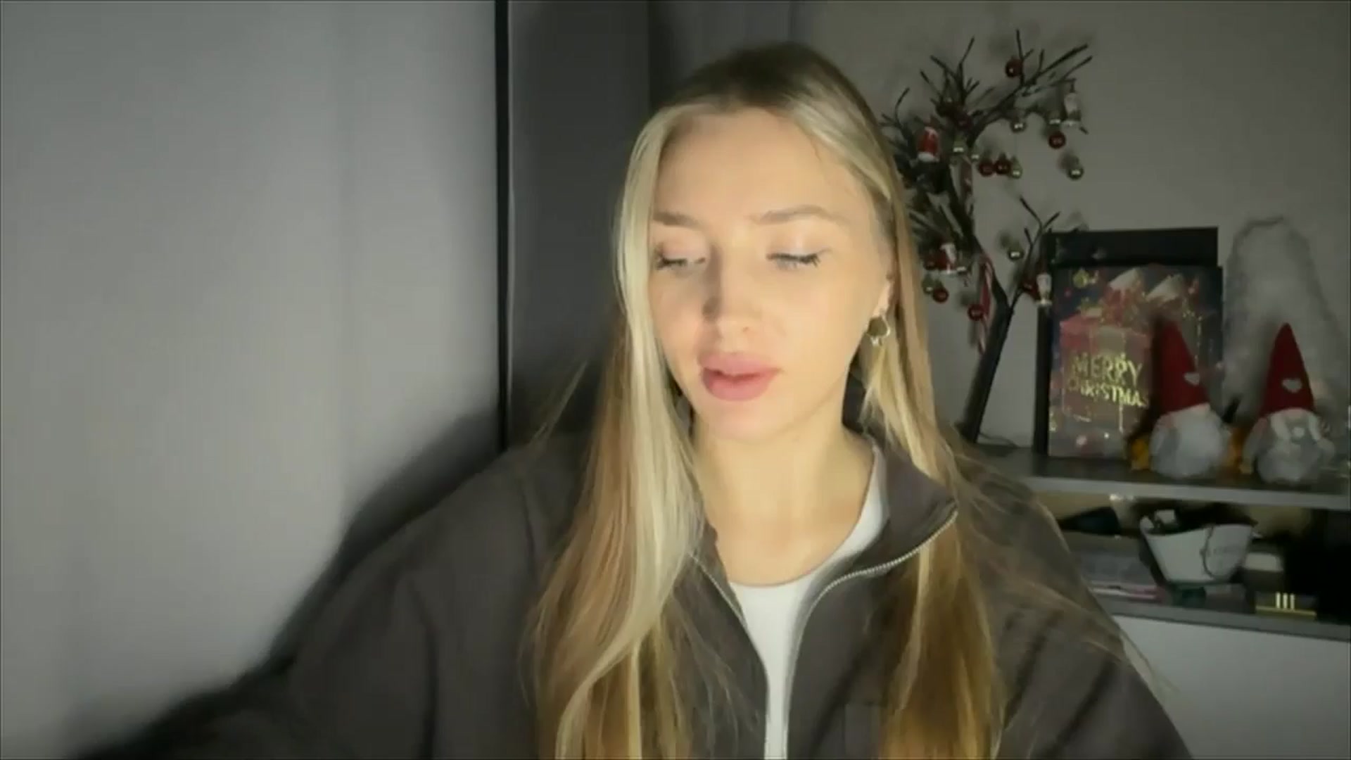 Gallery image thumbnail from My_Diana's myfreecams stream on, 12/06/2024, 15:15 image 1 of 20