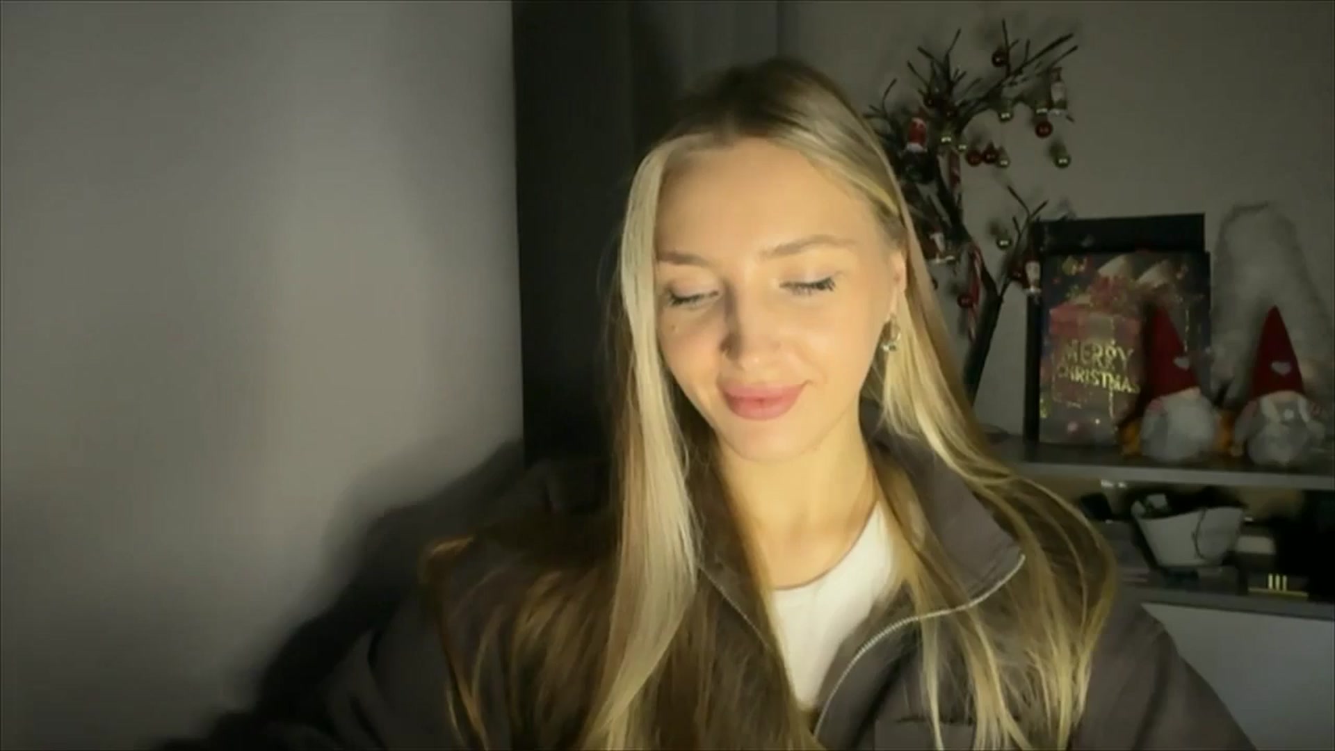 Gallery image thumbnail from My_Diana's myfreecams stream on, 12/06/2024, 15:15 image 18 of 20
