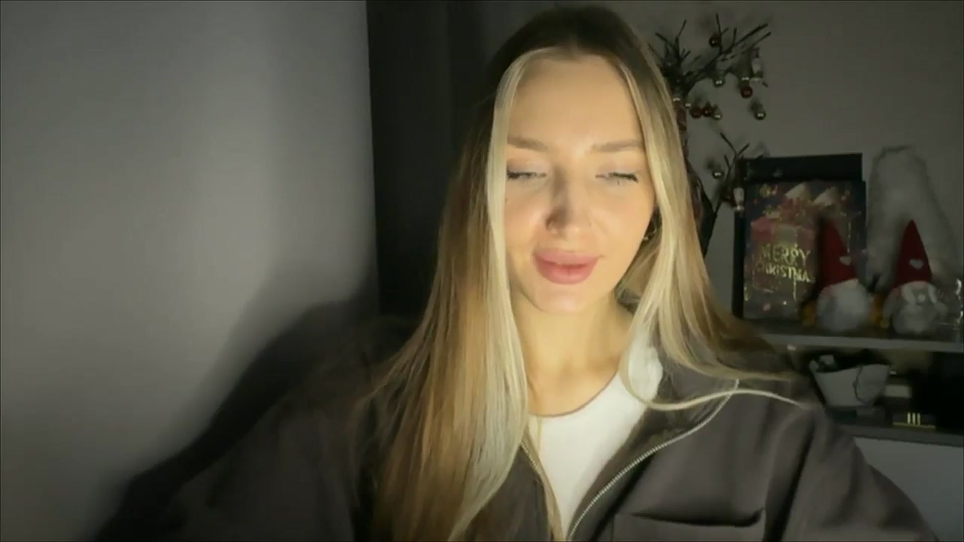 Gallery image thumbnail from My_Diana's myfreecams stream on, 12/06/2024, 15:48 image 12 of 20