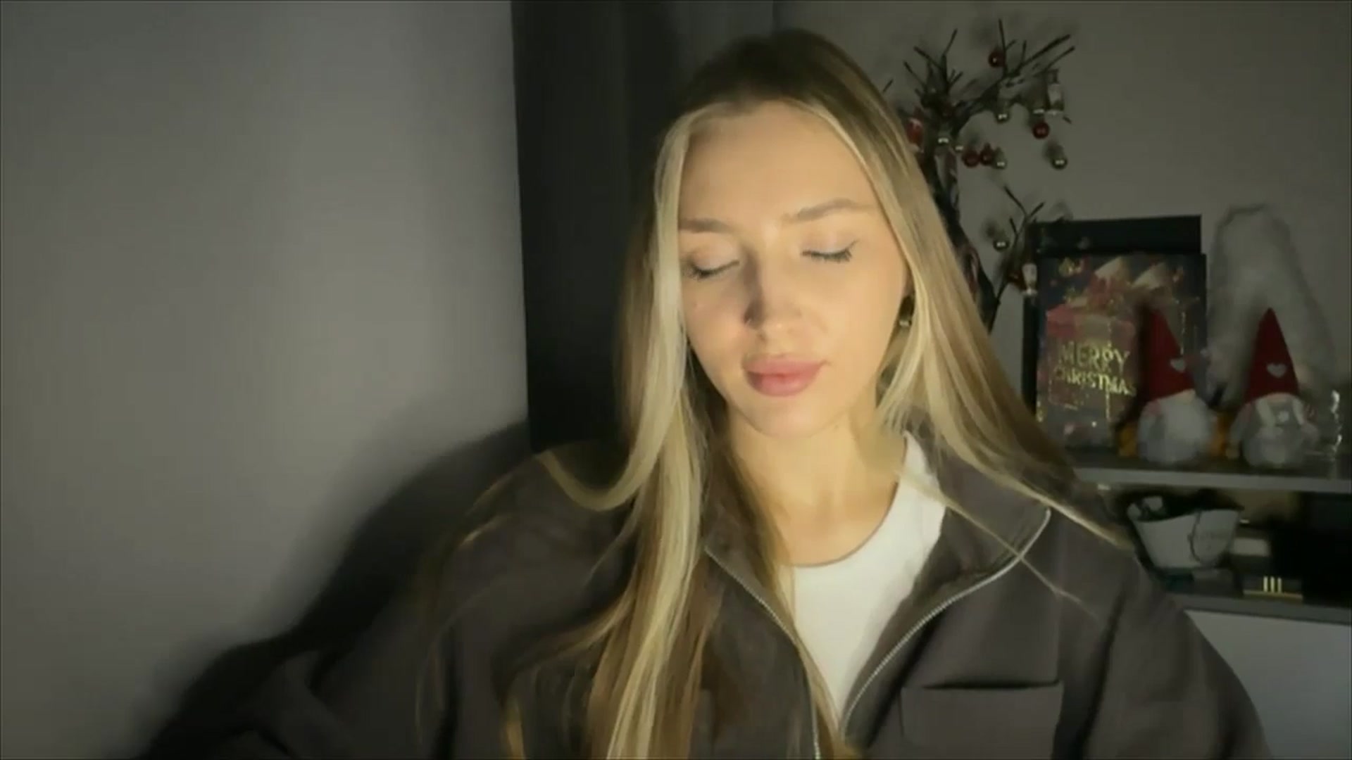 Gallery image thumbnail from My_Diana's myfreecams stream on, 12/06/2024, 15:48 image 14 of 20