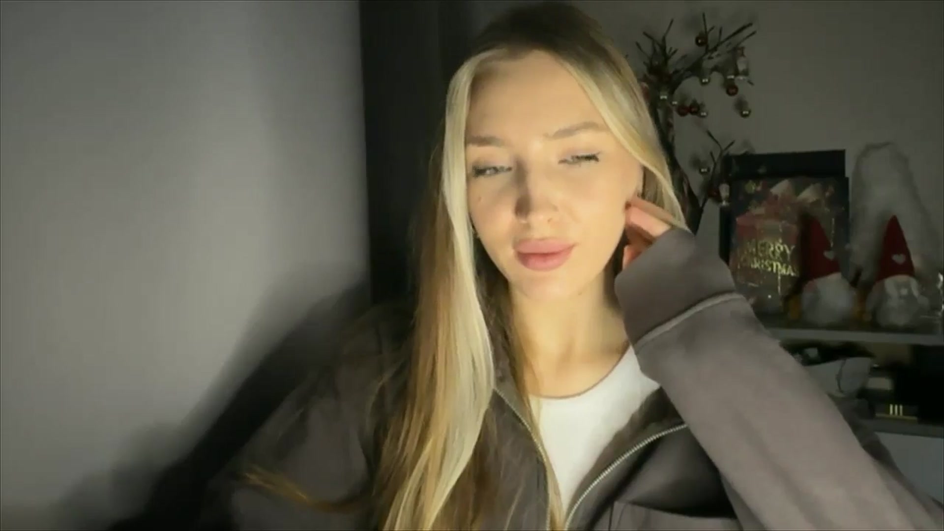 Gallery image thumbnail from My_Diana's myfreecams stream on, 12/06/2024, 15:48 image 11 of 20