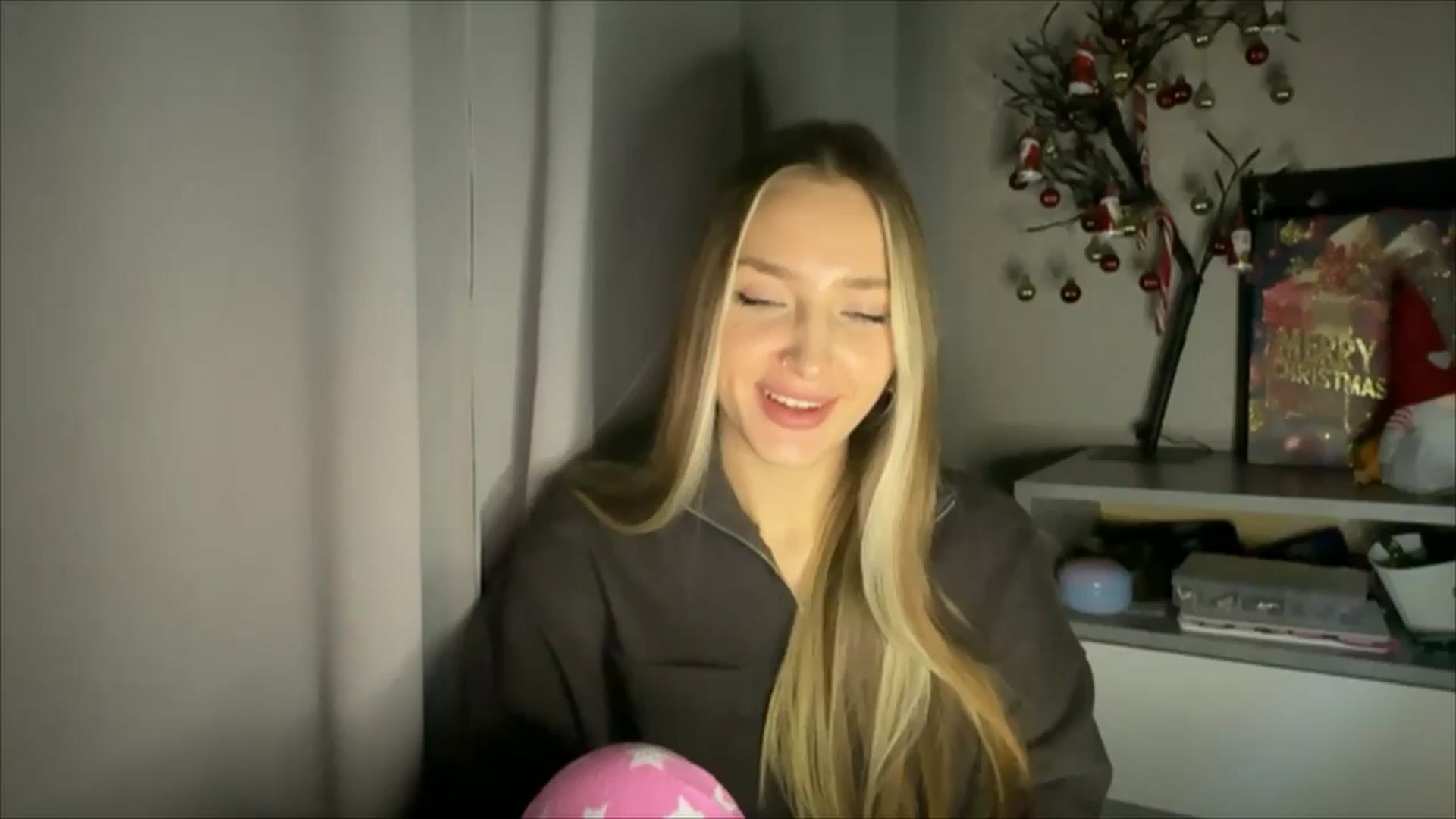 Gallery image thumbnail from My_Diana's myfreecams stream on, 12/06/2024, 16:41 image 19 of 20