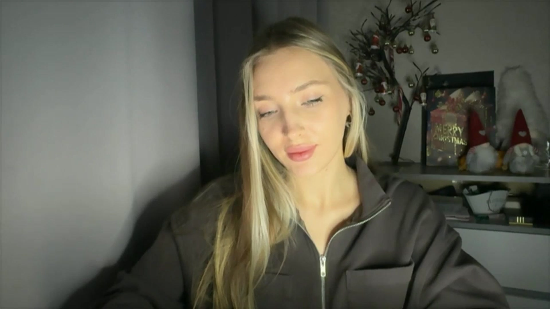 Gallery image thumbnail from My_Diana's myfreecams stream on, 12/06/2024, 16:41 image 13 of 20