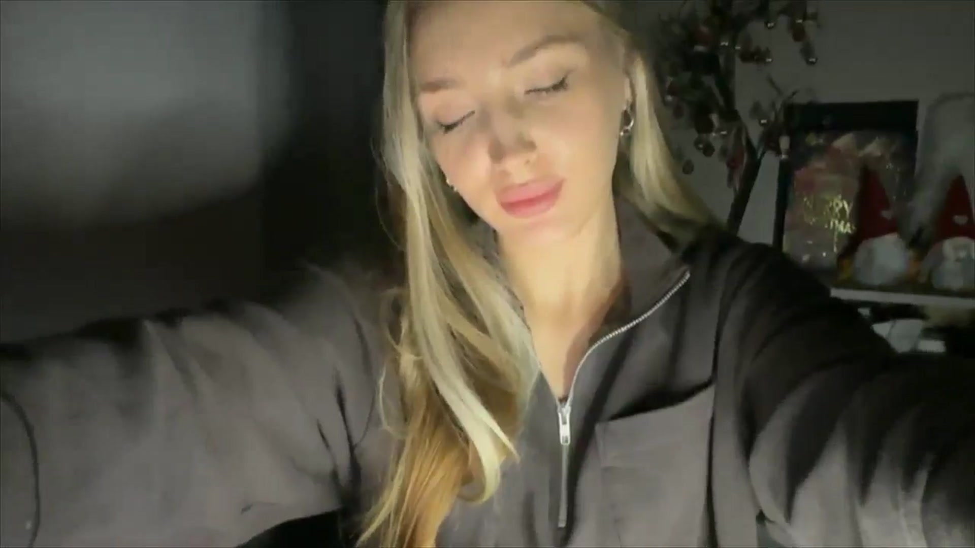 Gallery image thumbnail from My_Diana's myfreecams stream on, 12/06/2024, 16:41 image 11 of 20