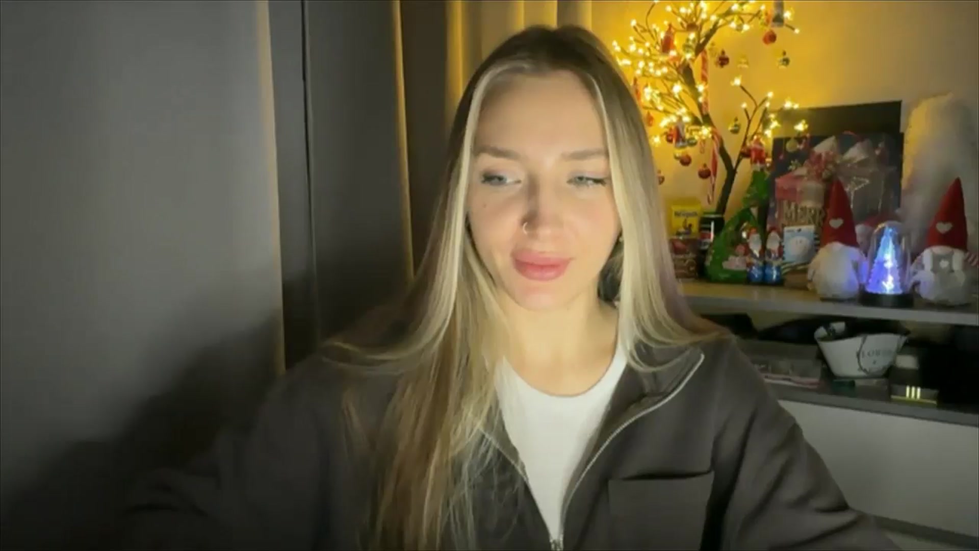 Gallery image thumbnail from My_Diana's myfreecams stream on, 12/06/2024, 23:41 image 4 of 20
