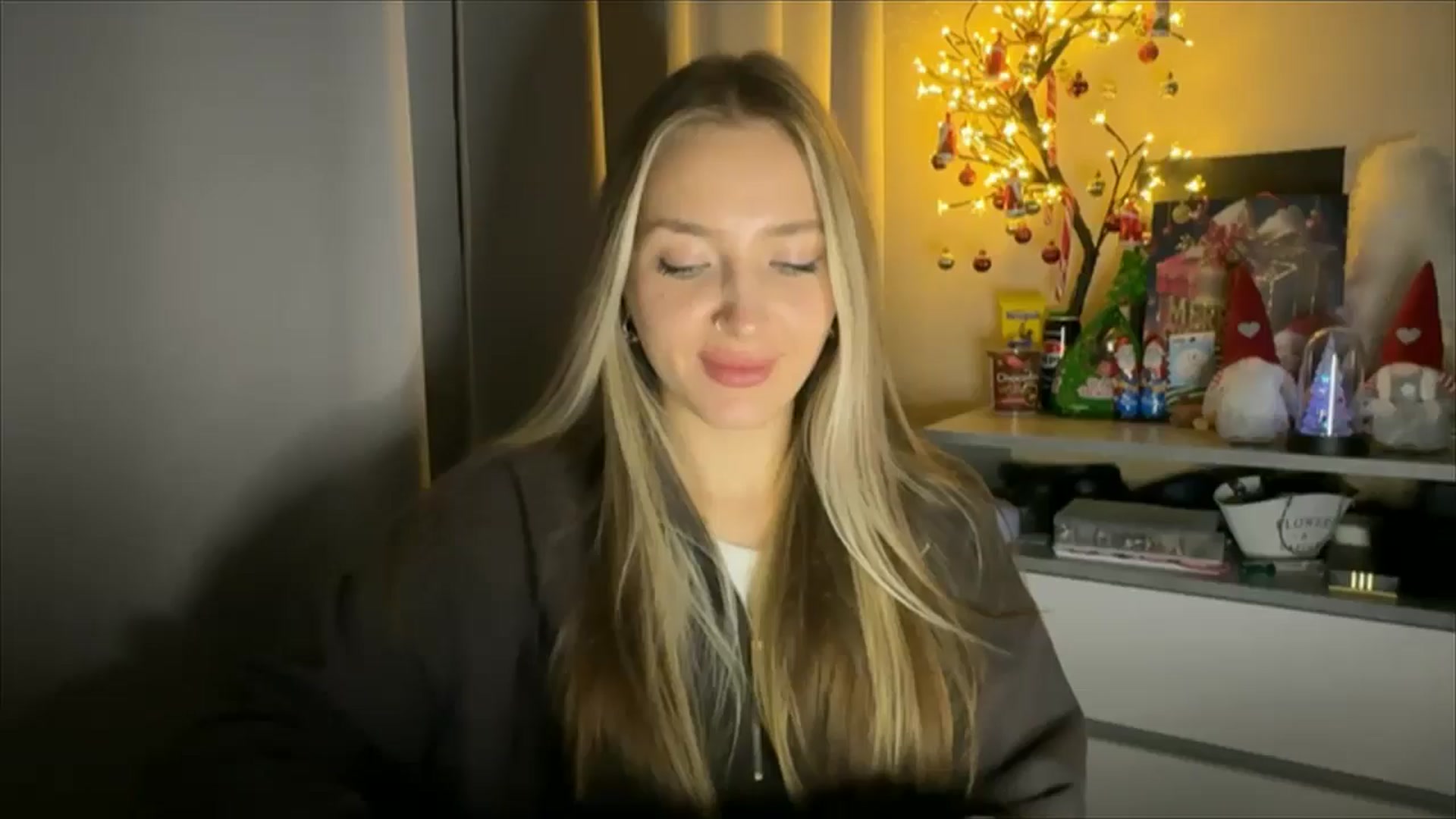 Gallery image thumbnail from My_Diana's myfreecams stream on, 12/06/2024, 23:41 image 17 of 20