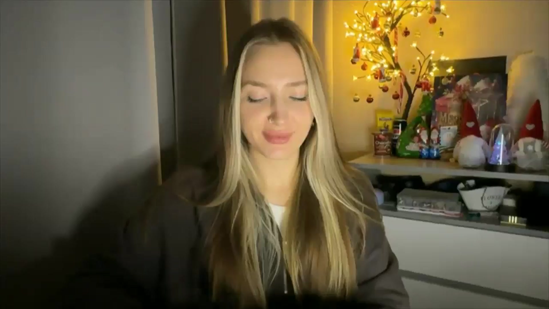 Gallery image thumbnail from My_Diana's myfreecams stream on, 12/06/2024, 23:41 image 16 of 20