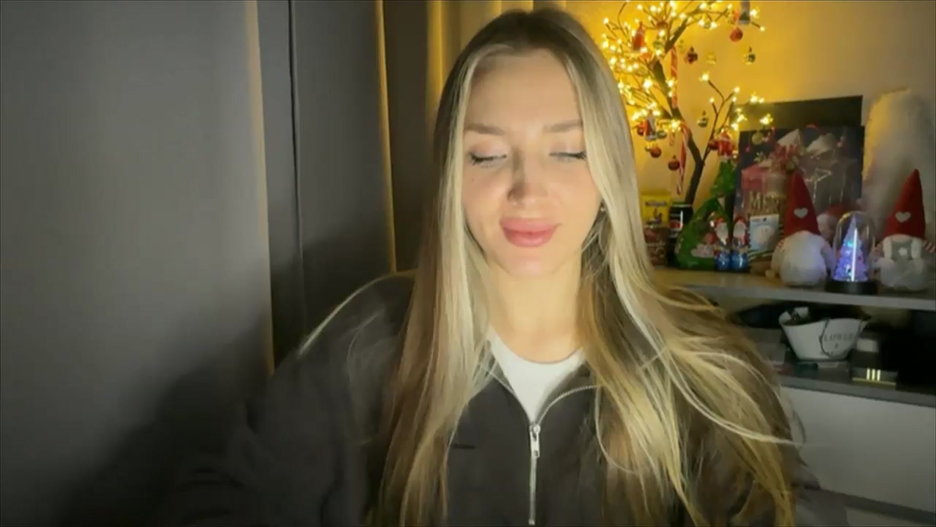 Gallery image thumbnail from My_Diana's myfreecams stream on, 12/06/2024, 23:41 image 9 of 20