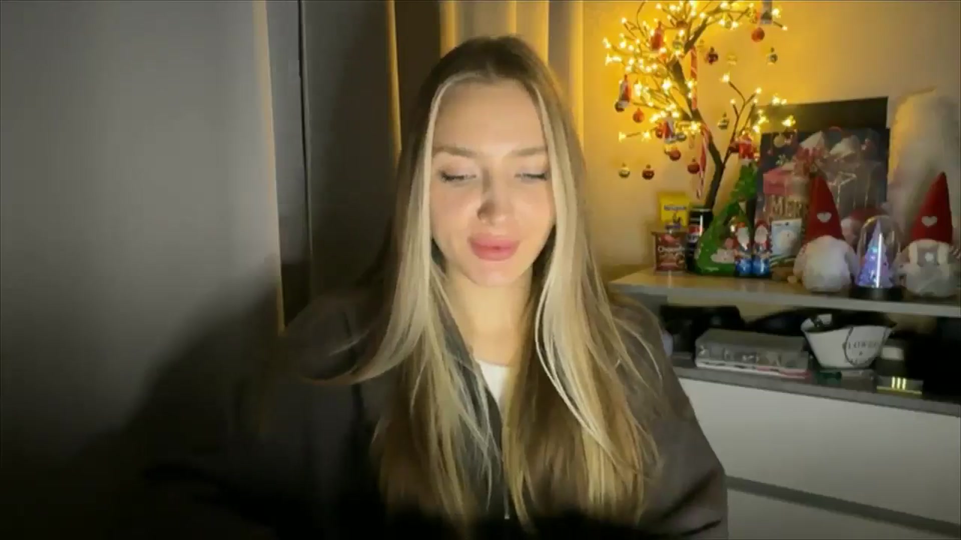 Gallery image thumbnail from My_Diana's myfreecams stream on, 12/06/2024, 23:41 image 18 of 20