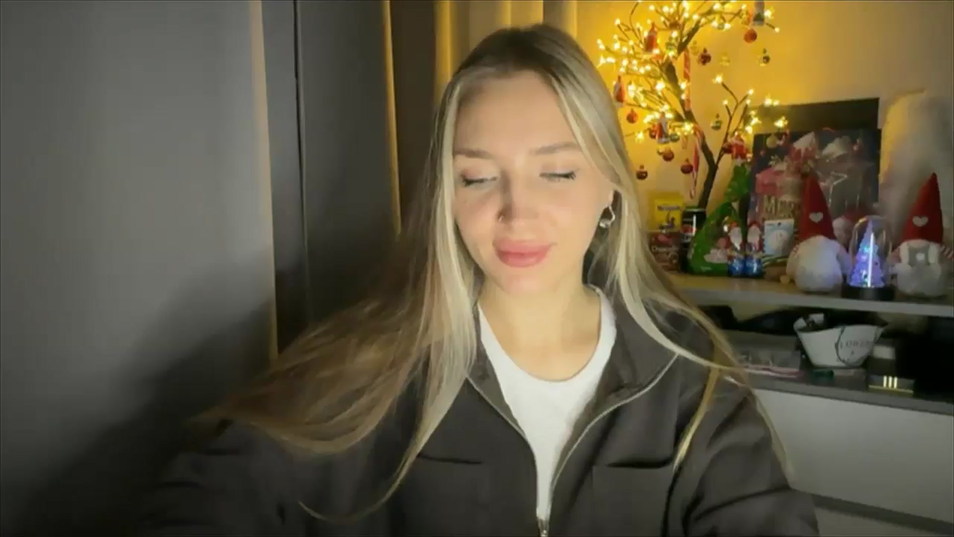 Gallery image thumbnail from My_Diana's myfreecams stream on, 12/06/2024, 23:41 image 7 of 20
