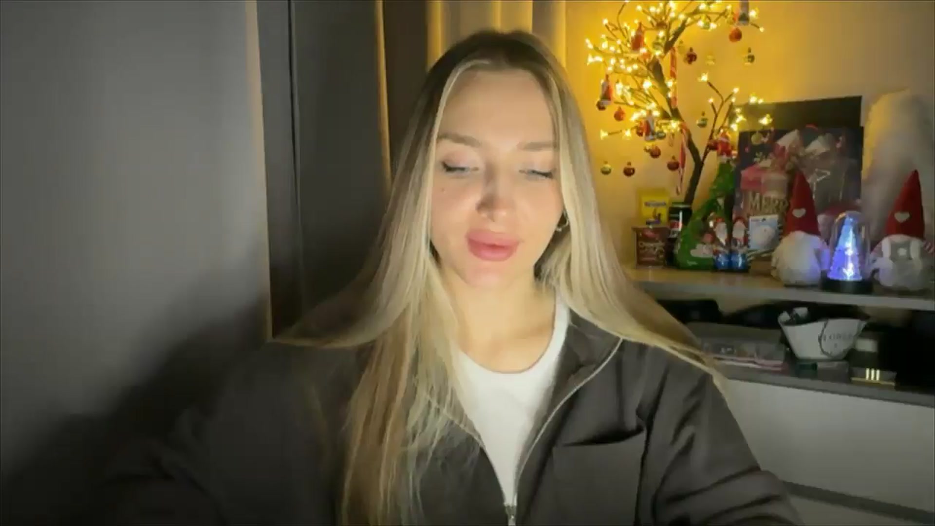 Gallery image thumbnail from My_Diana's myfreecams stream on, 12/06/2024, 23:41 image 5 of 20