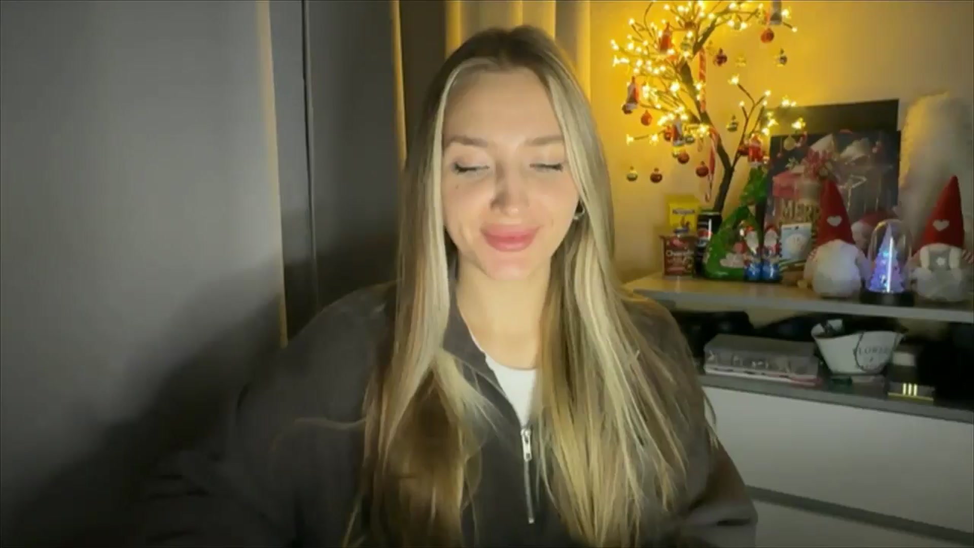 Gallery image thumbnail from My_Diana's myfreecams stream on, 12/06/2024, 23:41 image 13 of 20