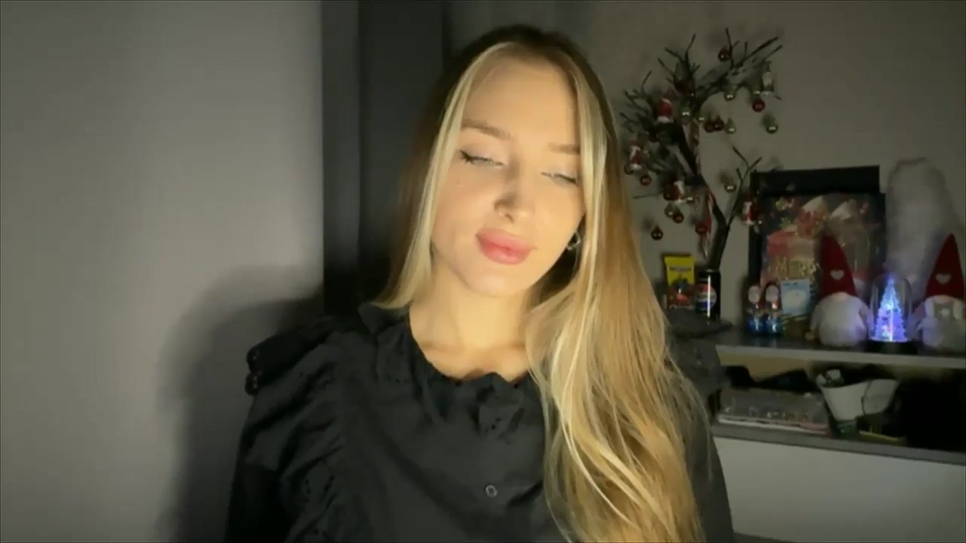 Gallery image thumbnail from My_Diana's myfreecams stream on, 12/07/2024, 16:15 image 12 of 20
