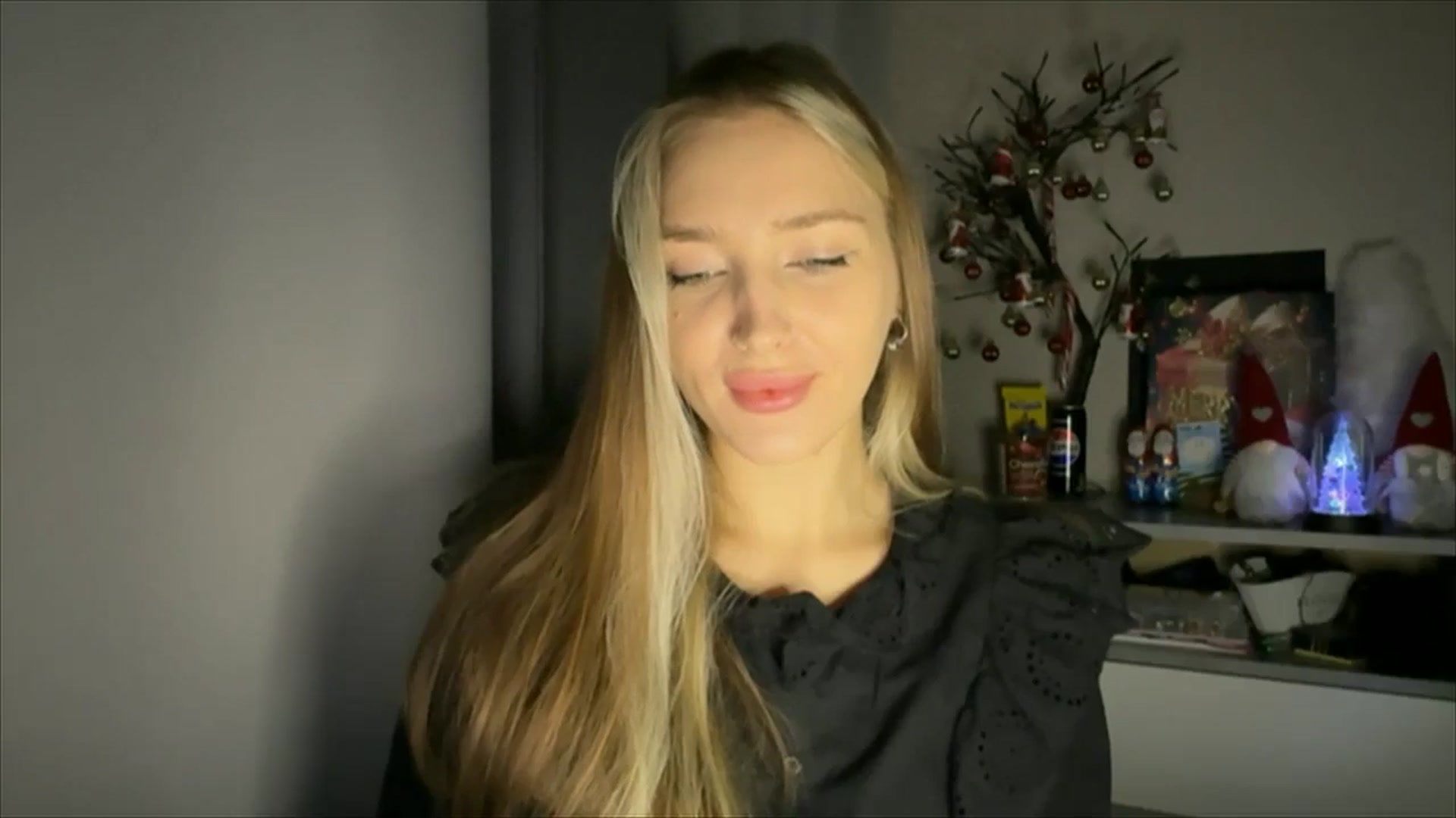 Gallery image thumbnail from My_Diana's myfreecams stream on, 12/07/2024, 16:15 image 11 of 20