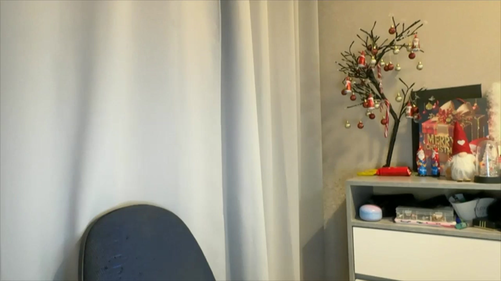 Gallery image thumbnail from My_Diana's myfreecams stream on, 12/08/2024, 15:40 image 14 of 20