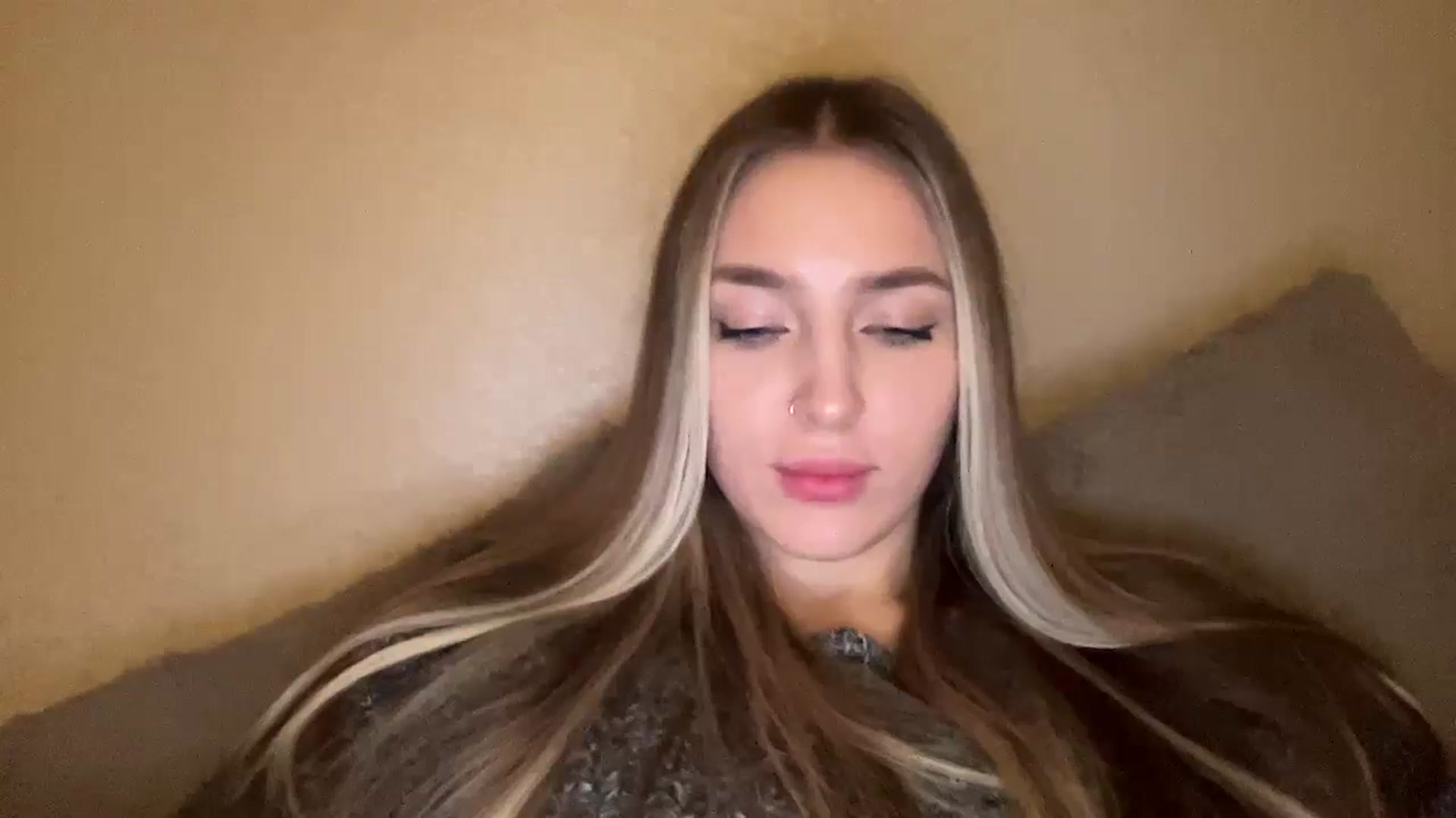 Gallery image thumbnail from My_Diana's myfreecams stream on, 12/09/2024, 24:08 image 16 of 20