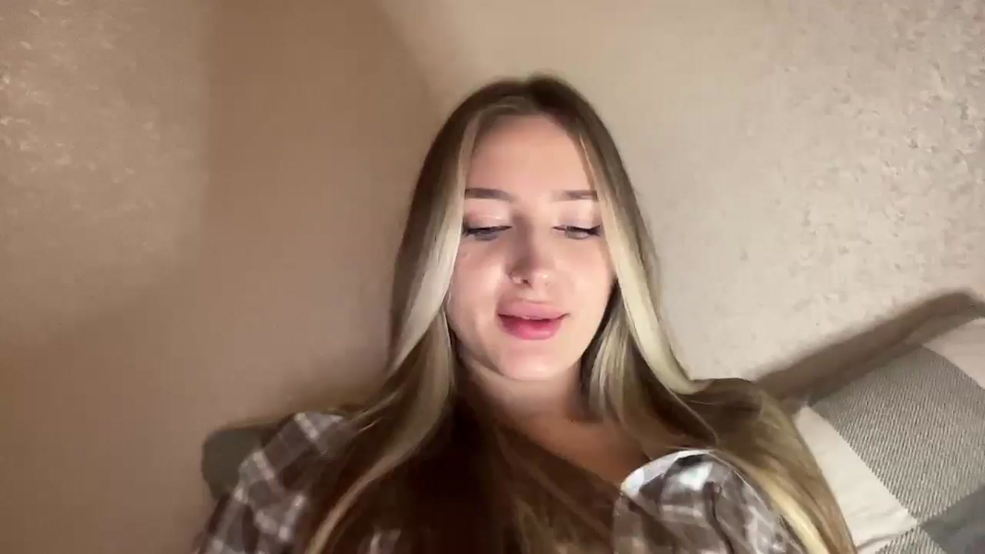 Gallery image thumbnail from My_Diana's myfreecams stream on, 12/10/2024, 22:29 image 3 of 20