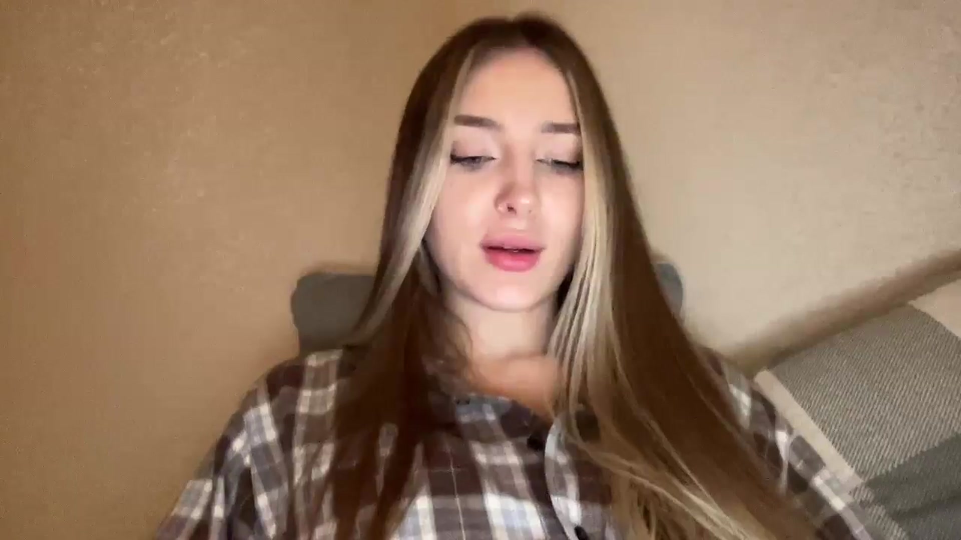 Gallery image thumbnail from My_Diana's myfreecams stream on, 12/10/2024, 23:10 image 14 of 20