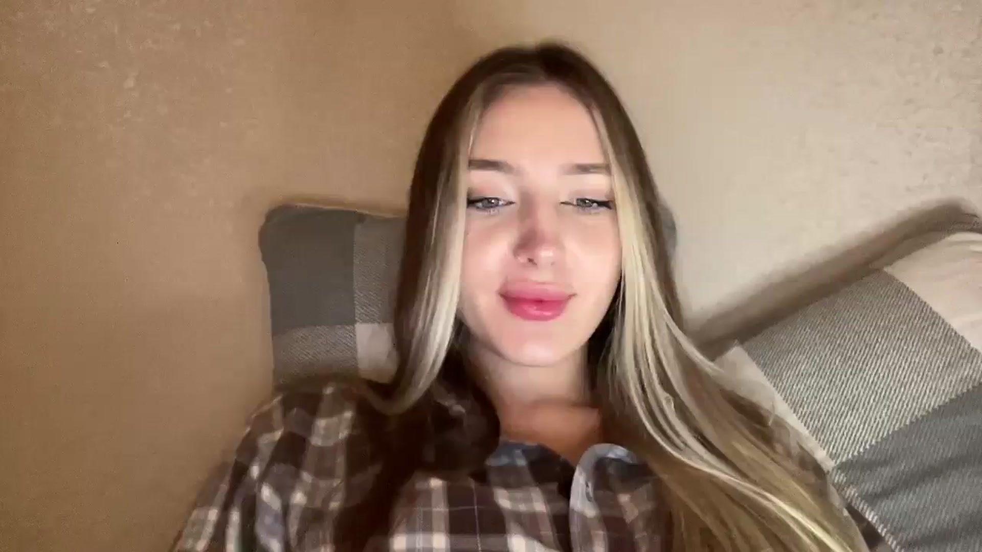 Gallery image thumbnail from My_Diana's myfreecams stream on, 12/10/2024, 23:10 image 2 of 20