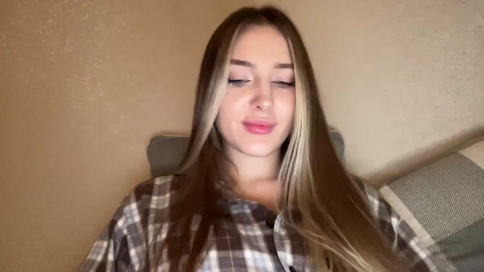Gallery image thumbnail from My_Diana's myfreecams stream on, 12/10/2024, 23:10 image 15 of 20