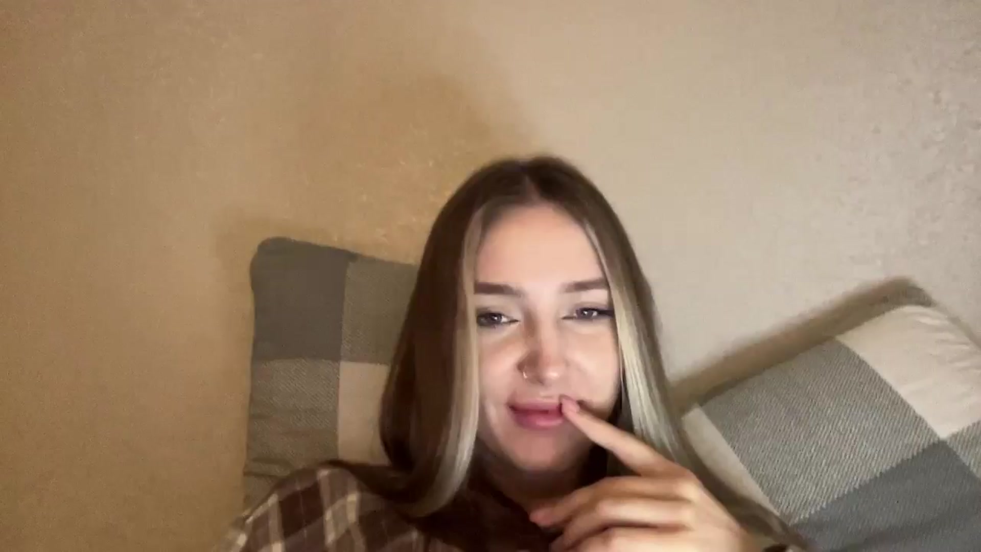 Gallery image thumbnail from My_Diana's myfreecams stream on, 12/10/2024, 23:10 image 9 of 20