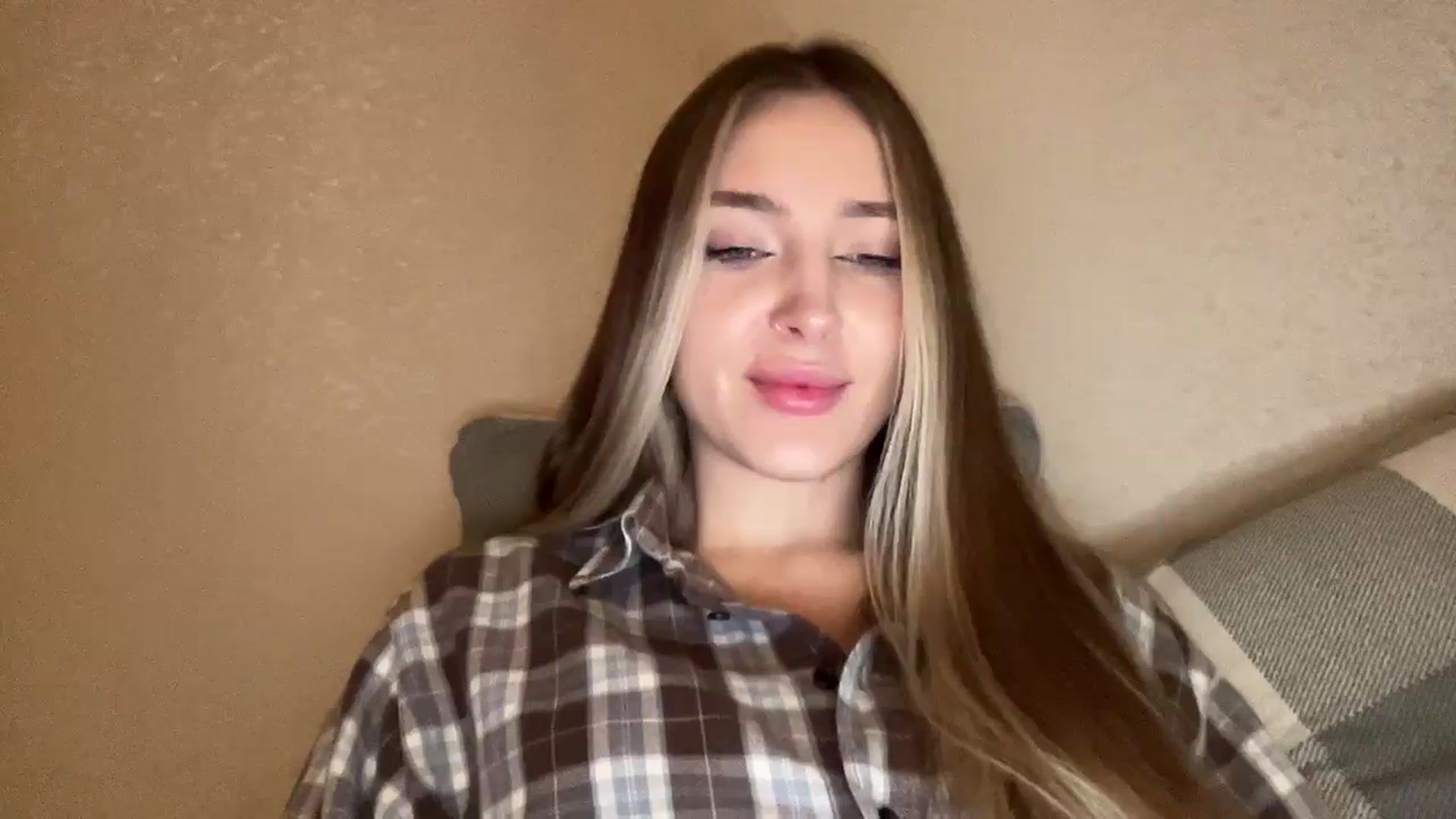 Gallery image thumbnail from My_Diana's myfreecams stream on, 12/10/2024, 23:10 image 19 of 20