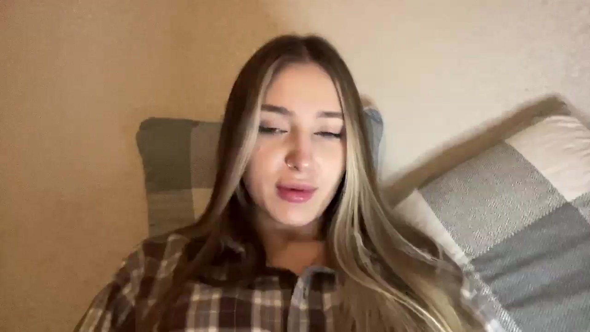 Gallery image thumbnail from My_Diana's myfreecams stream on, 12/10/2024, 23:10 image 6 of 20