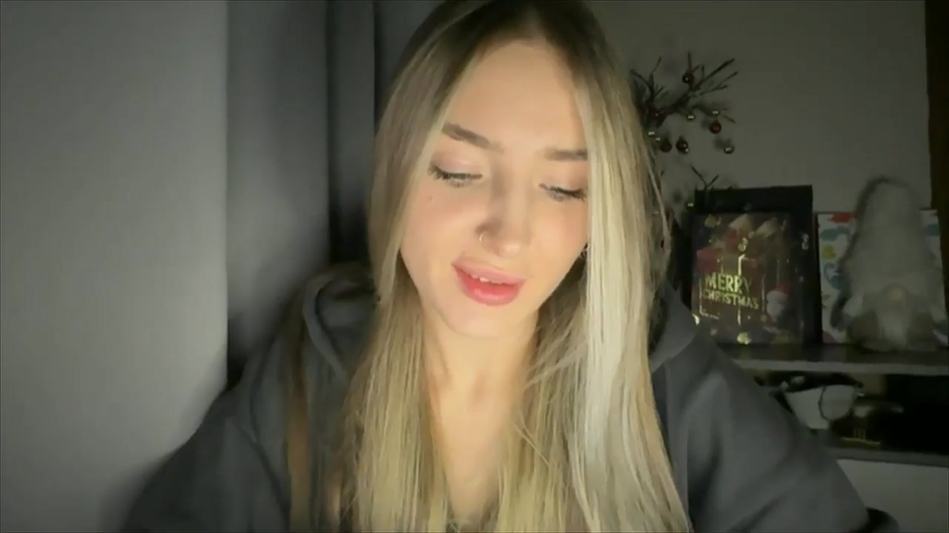 Gallery image thumbnail from My_Diana's myfreecams stream on, 12/17/2024, 21:27 image 8 of 20
