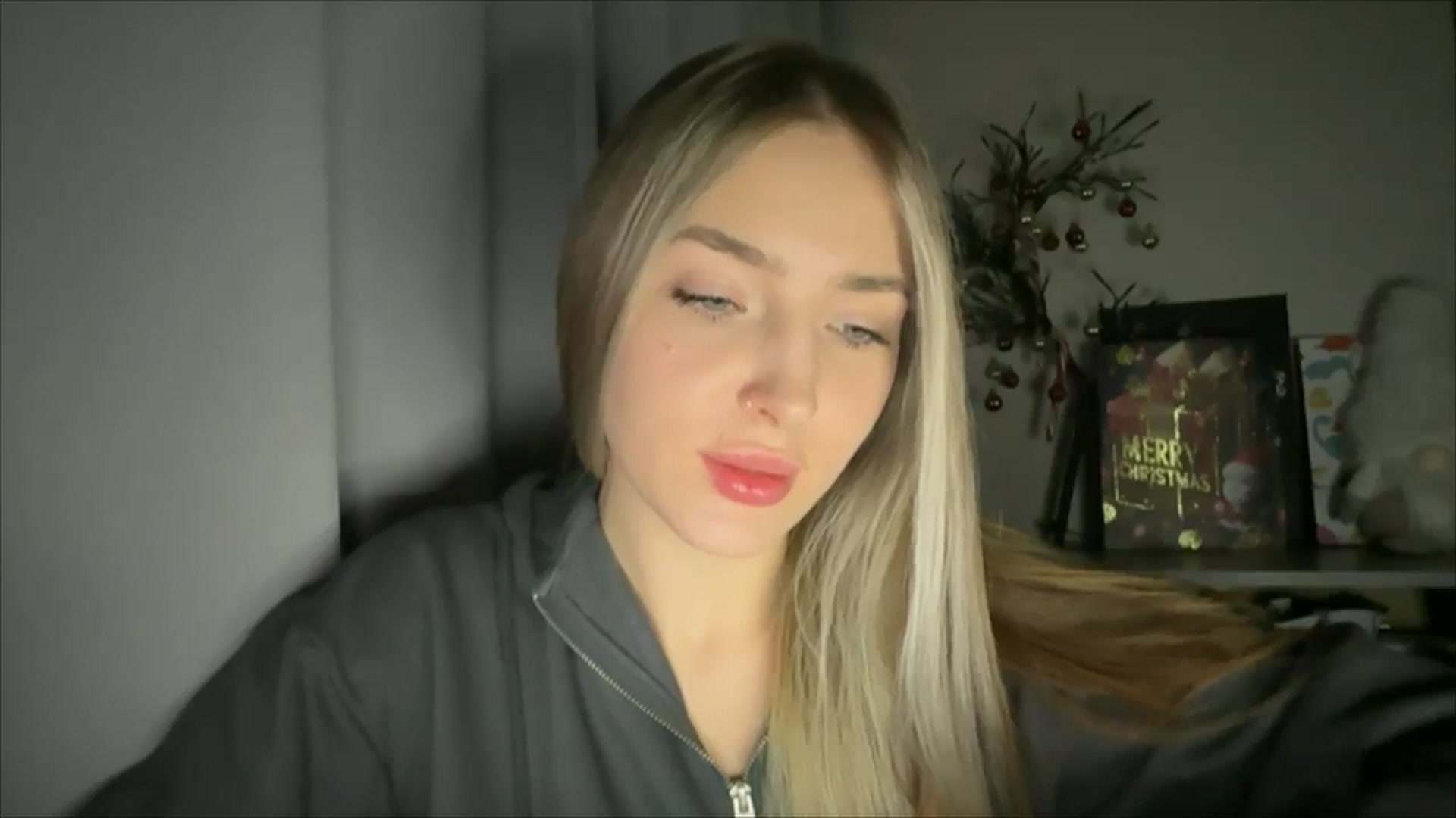 Gallery image thumbnail from My_Diana's myfreecams stream on, 12/17/2024, 21:27 image 20 of 20