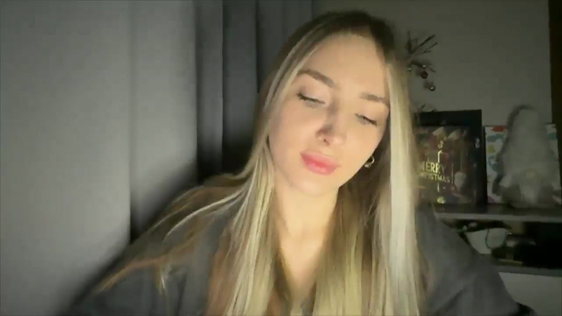 Gallery image thumbnail from My_Diana's myfreecams stream on, 12/17/2024, 21:27 image 9 of 20