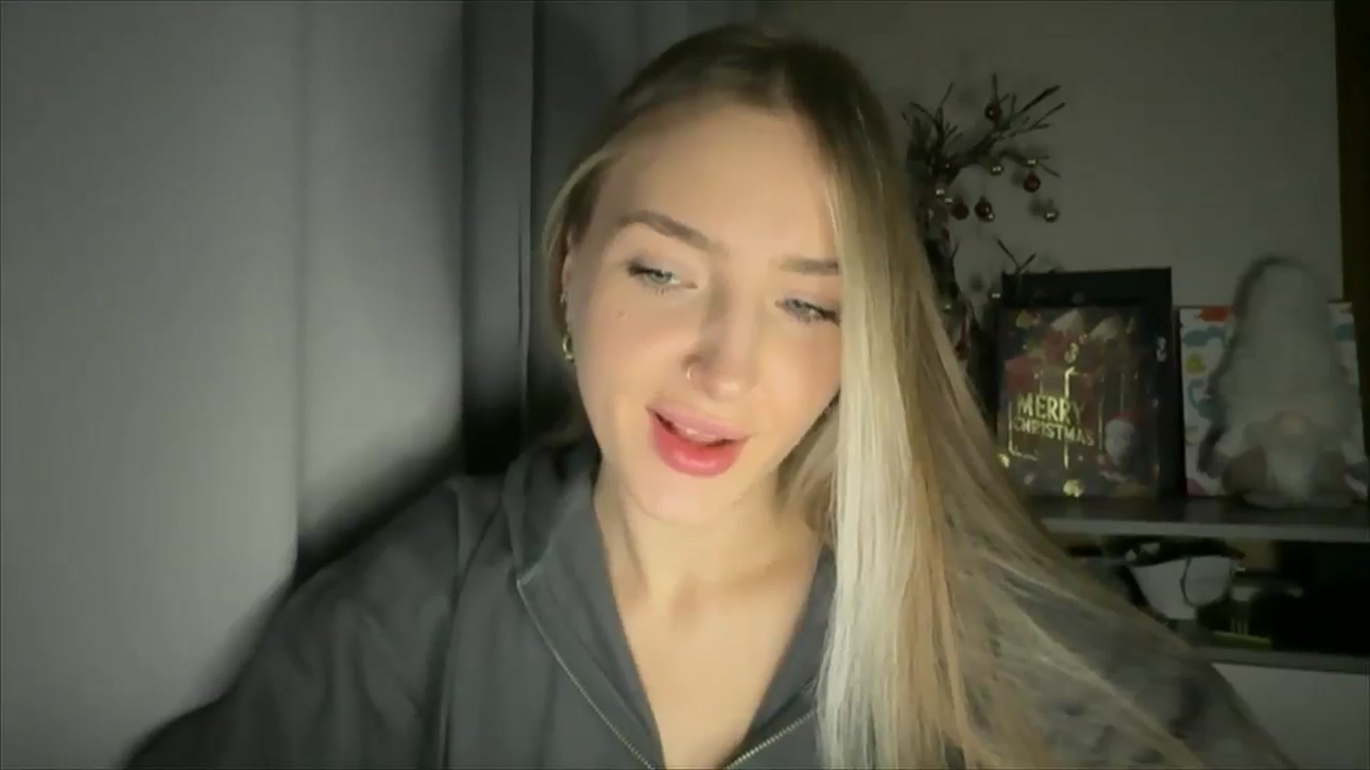 Gallery image thumbnail from My_Diana's myfreecams stream on, 12/17/2024, 21:27 image 2 of 20