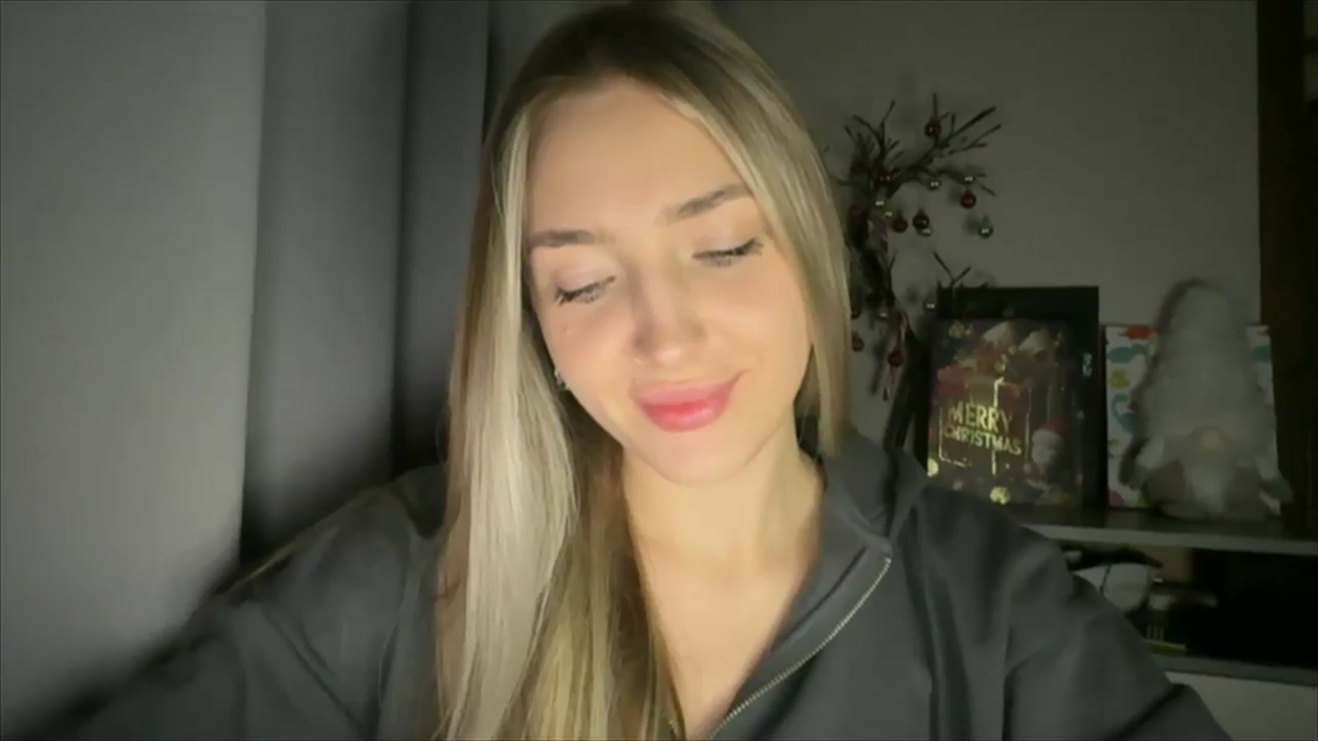 Gallery image thumbnail from My_Diana's myfreecams stream on, 12/17/2024, 21:27 image 16 of 20
