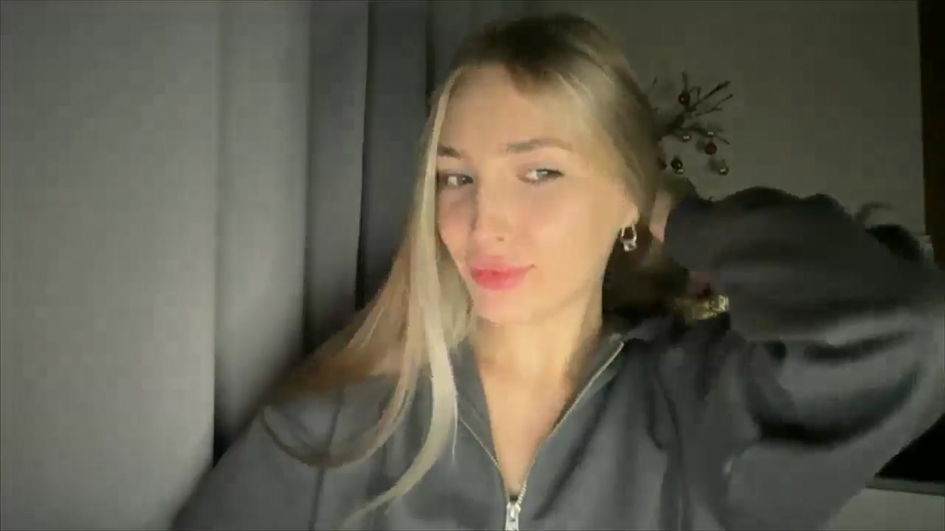 Gallery image thumbnail from My_Diana's myfreecams stream on, 12/17/2024, 21:27 image 14 of 20