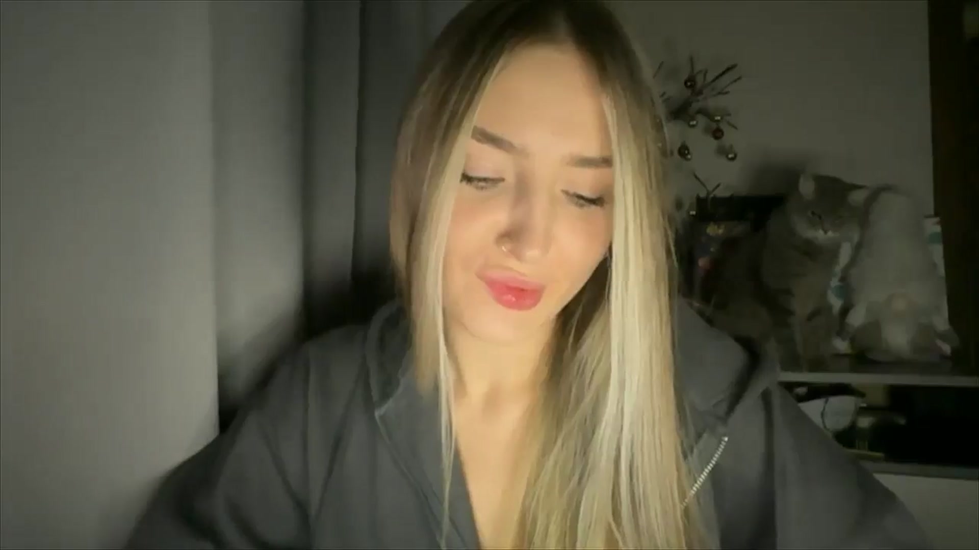 Gallery image thumbnail from My_Diana's myfreecams stream on, 12/17/2024, 21:27 image 11 of 20
