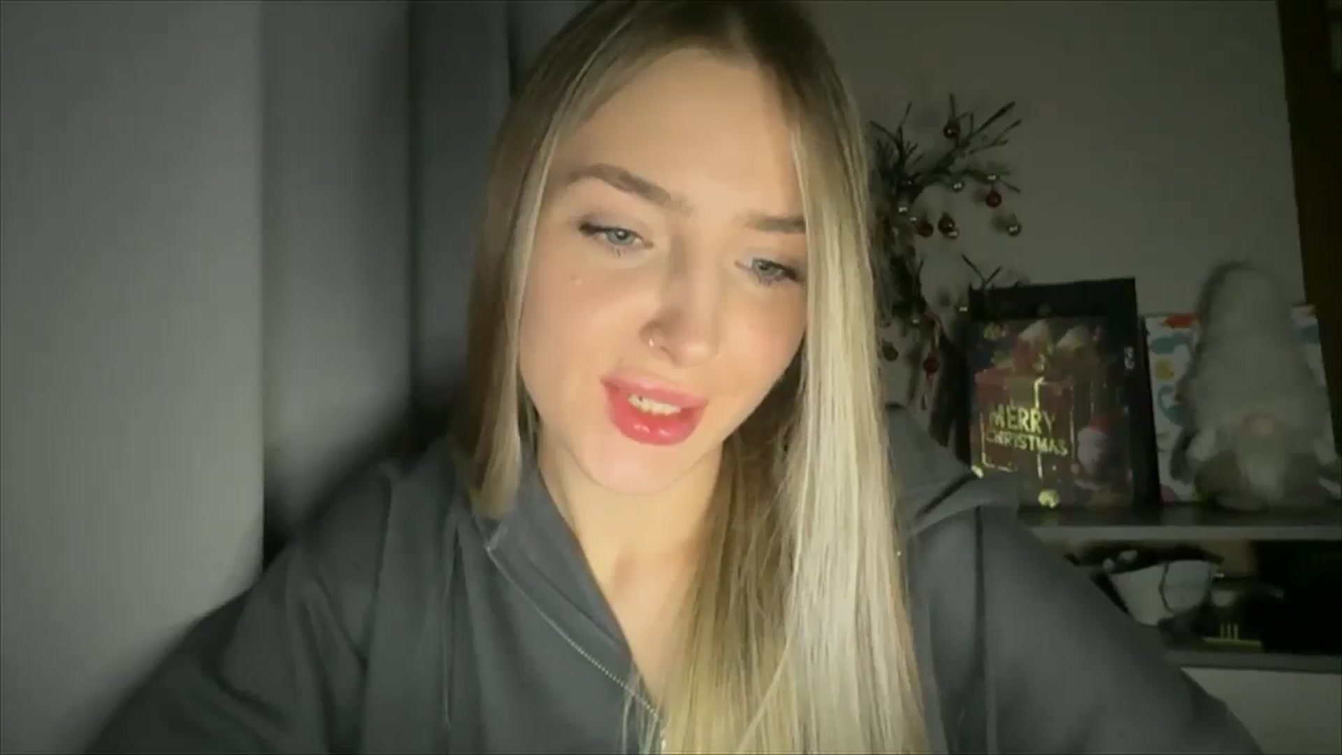 Gallery image thumbnail from My_Diana's myfreecams stream on, 12/17/2024, 21:27 image 19 of 20