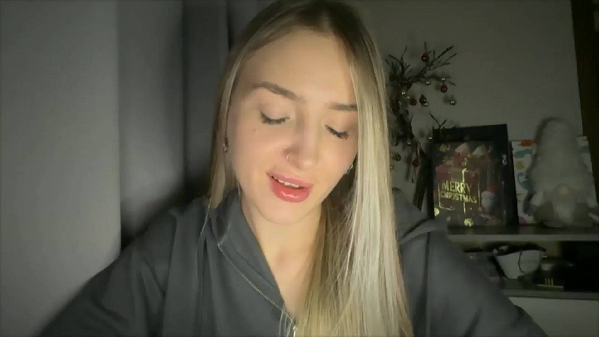 Gallery image thumbnail from My_Diana's myfreecams stream on, 12/17/2024, 21:27 image 18 of 20
