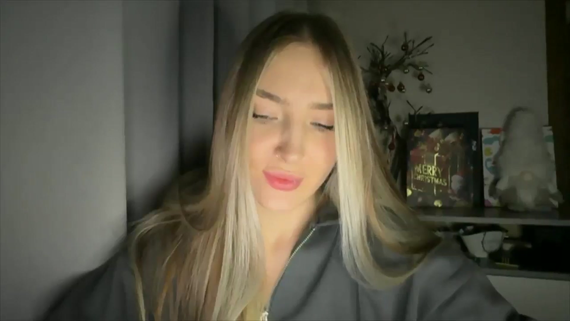 Gallery image thumbnail from My_Diana's myfreecams stream on, 12/17/2024, 21:27 image 13 of 20